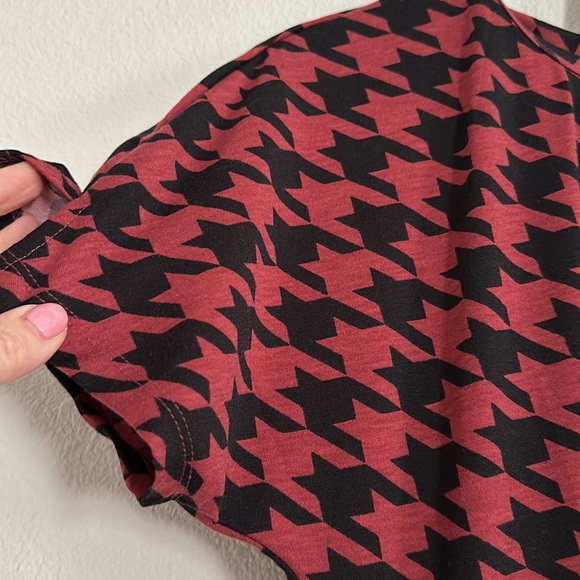 LuLaRoe, black and red herringbone Mitzi tunic top - Picture 4 of 6